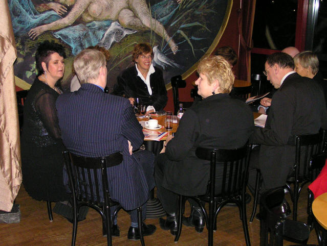 Linda-Galle-Gastvrouw-tijdens-die-lustige-Witwe-2006