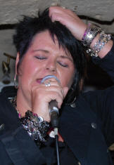 Linda-Singing